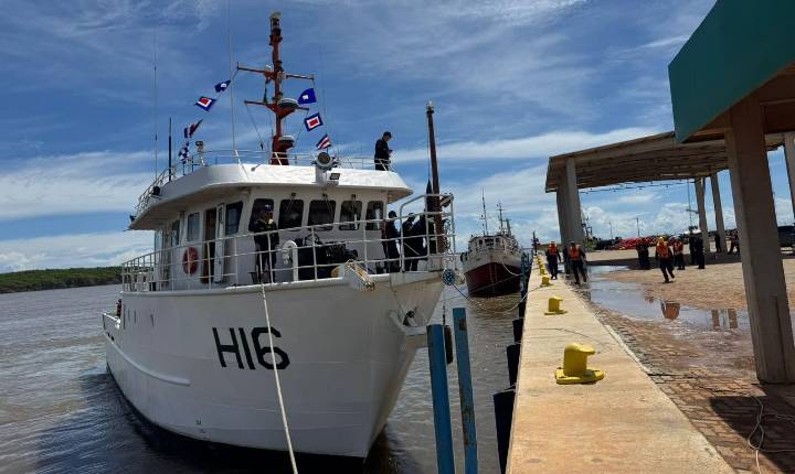 Porto Piauí recebe embarcação de pesquisa e coleta de dados da Marinha