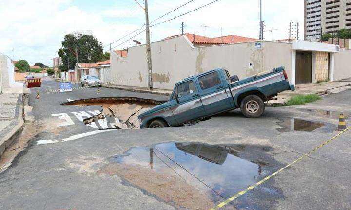 Prefeitura usa aplicattivo Waze para identificar os buracos nas vias de Teresina