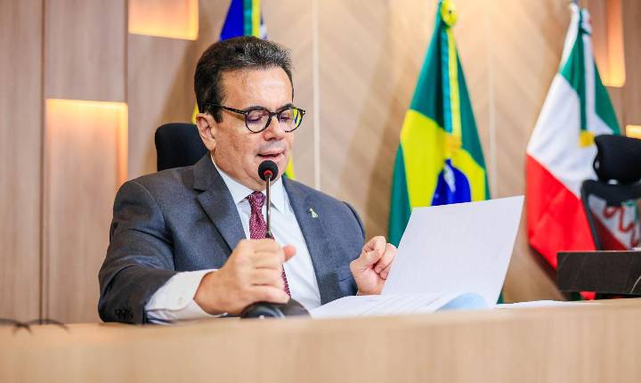 Projeto que veda usop de linguagem neutra em órgãos públicos avança na Alepi