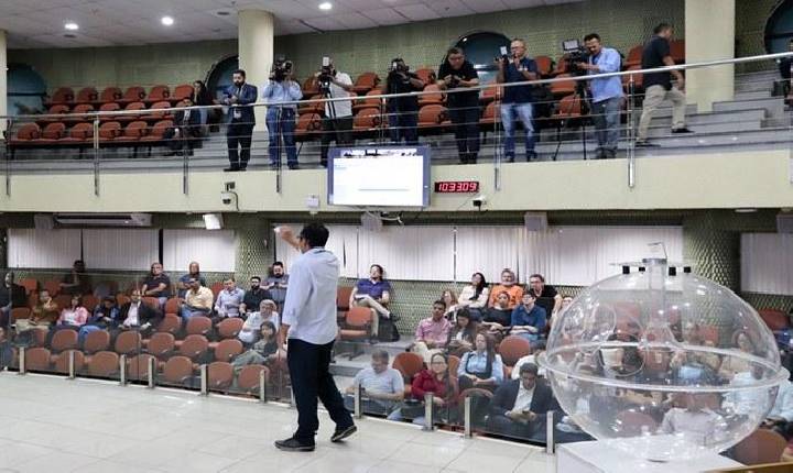 Propaganda política obrigatória no rádio e na TV começa na sexta-feira (28)