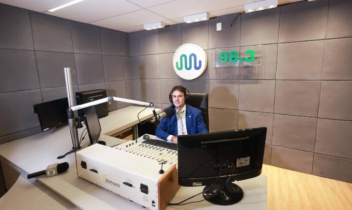 Rádio Alepi 98,3 FM completa 15 anos com espaços mais modernos