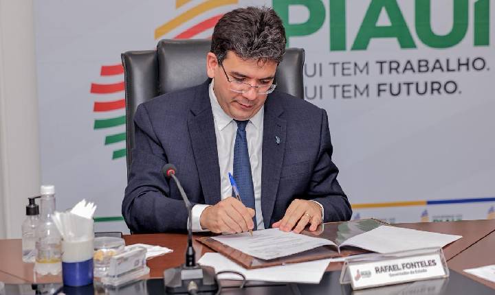 Rafael assina ordem de serviço para conclusão da Vila Olímpica de Parnaíba