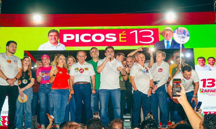 Rafael e Pablo Santos reúnem mais de 10 mil pessoas em comício em Picos