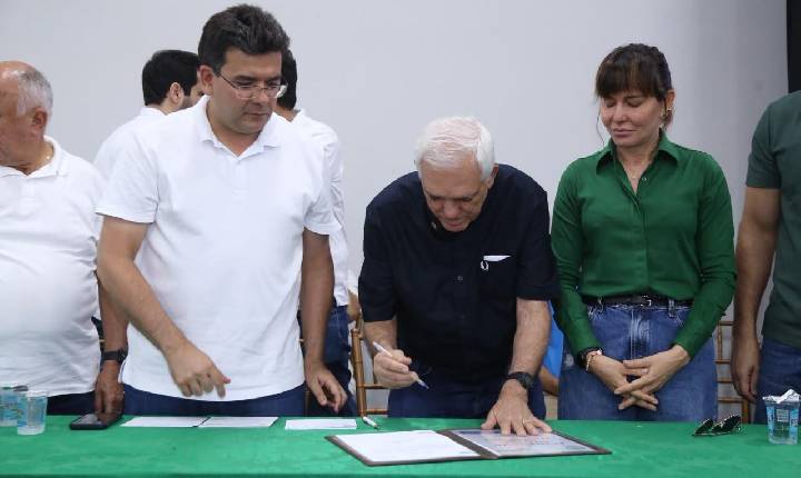 Rafael Fonteles acompanha reforma do Teatro Diniz Chaves e autoriza novos investimentos