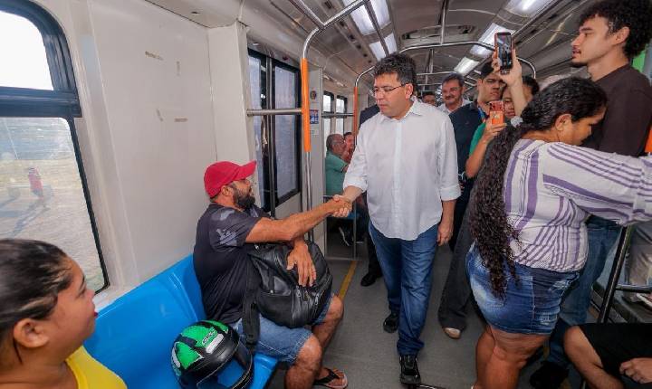 Rafael Fonteles entrega mais uma estação do Metrô de Teresina