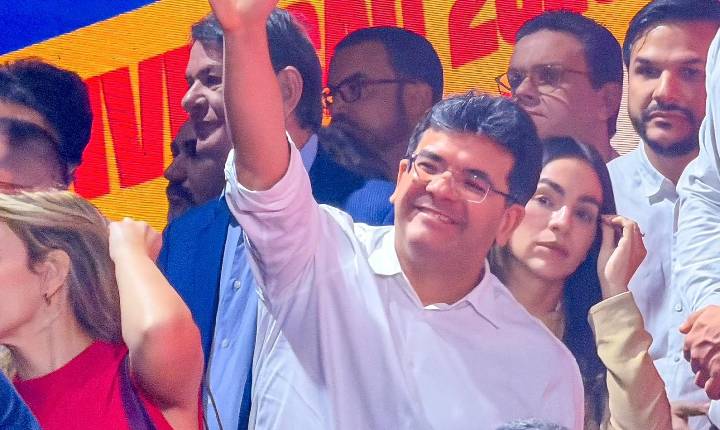 Rafael Fonteles participa da convenção que homologa candidatura de Lula à Presidência