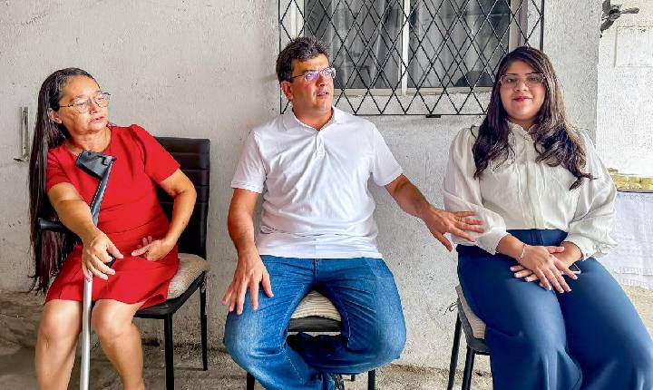 Rafael Fonteles reencontra moradora e destaca transformação da Rua Santa Quitéria
