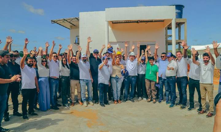 Rafael Fonteles visita obra de frigorífico de caprinos e ovinos em Betânia do Piauí