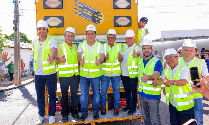 Rafael Fonteles vistoria nova etapa de asfaltamento que beneficia 22 ruas em São José do Divino