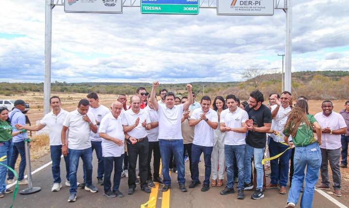 Rafael inaugura asfalto novo entre São Francisco do Piauí e Colônia do Piauí