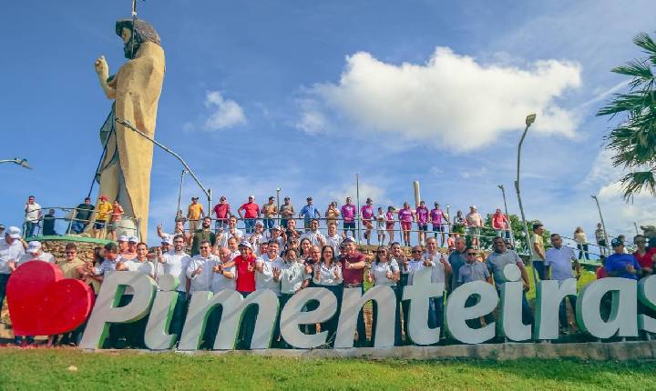 Rafael inaugura pista de caminhada, centro cultural e autoriza mais obras em Pimenteiras