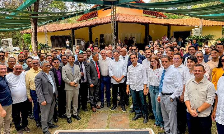 Rafael reafirma compromisso com valores cristãos em reunião com lideranças evangélicas
