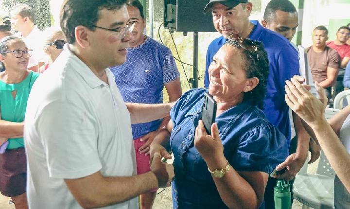 Rafael visita obras, autoriza pavimentação, reforma de estádio e construção de praça