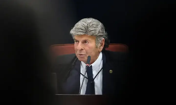 Senado tem dez dias para informar ao STF acessos de Vorcaro e esposa de Moraes