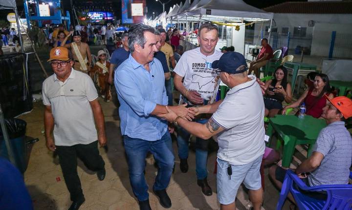 Senador Ciro Nogueira cumpre agenda bastante movimentada por vários municípios do interior