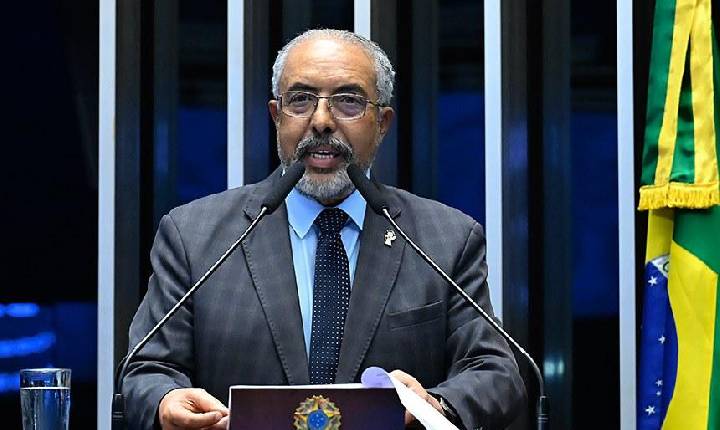 Senador Paulo Paim defende votação da PEC que acaba com a escala 6x1