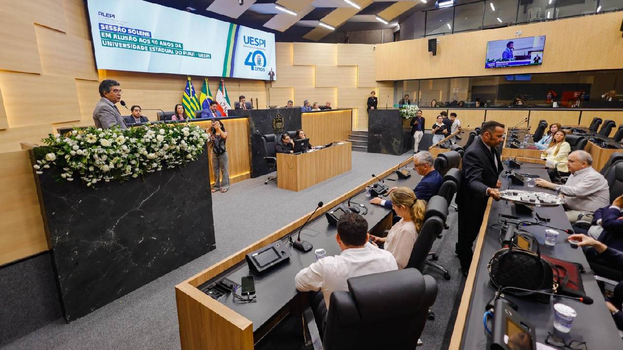 Sessão solene na Alepi homenageia os 40 anos de fundação da Uespi - Portal  Parlamento Piauí