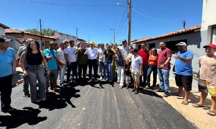 Severo Eulálio e Marcelo Castro acompanham obras em Canto do Buriti