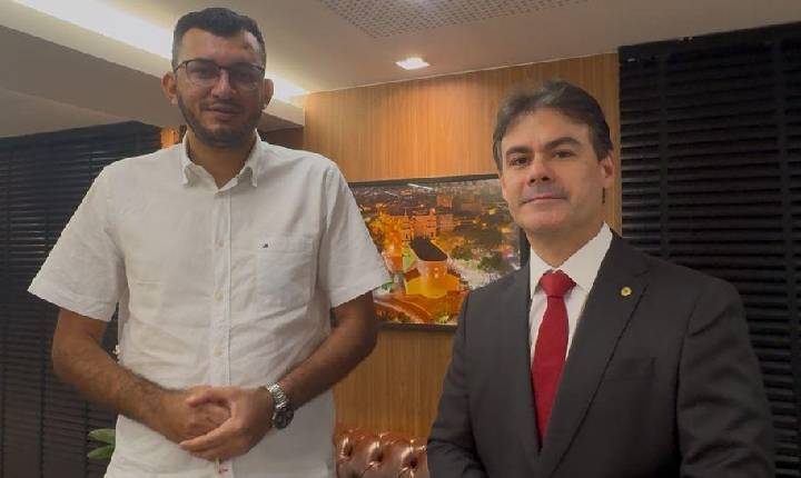 Severo Eulálio viabiliza a construção de campo de futebol society em Ribeiro Gonçalves