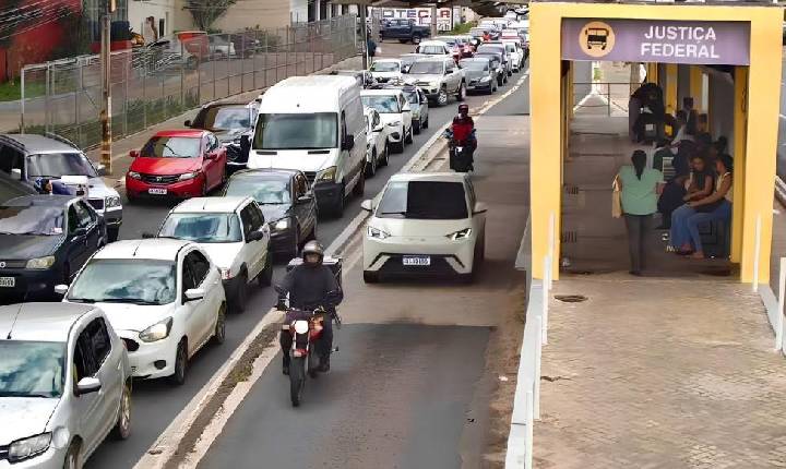 STRANS recadastra motoristas de aplicativo para uso das faixas exclusivas de ônibus