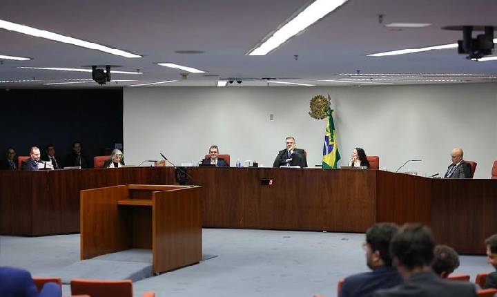 Supremo condena Eduardo Bolsonaro a 4 anos e 2 meses de prisão