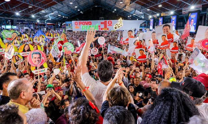 Time do Povo reúne 60 mil pessoas e homologa candidatura de Rafael à reeleição