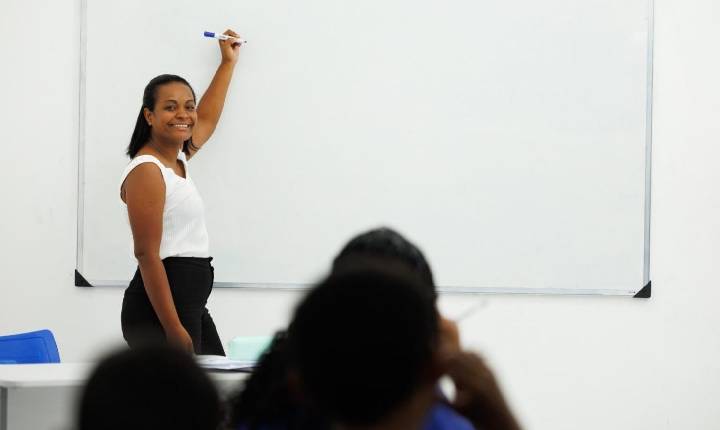 Timon fortalece formação continuada sobre práticas antirracistas nas escolas