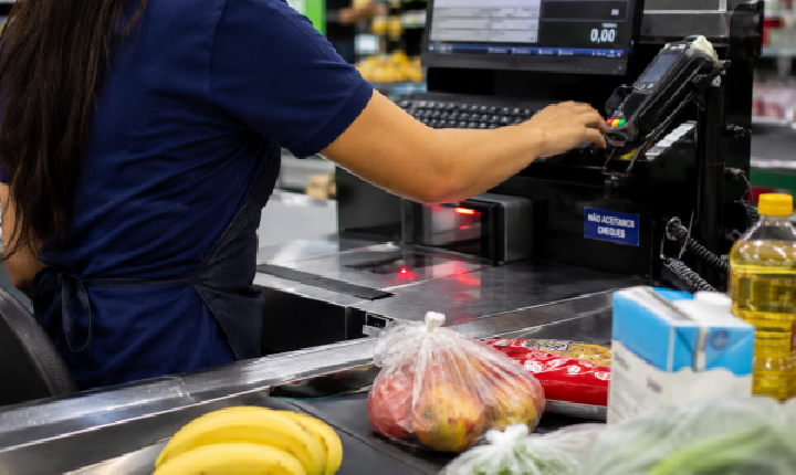 Trabalhadoras dos supermercados podem ter repouso aos domingos a cada 15 dias