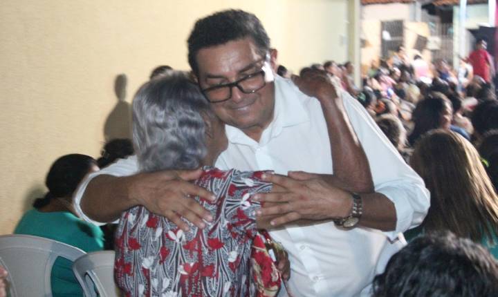 Valdemir Virgino realiza festa para mais de 500 mães