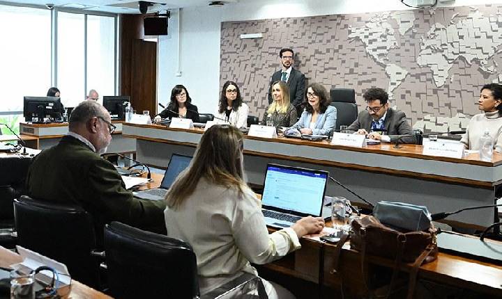 Violência contra jornalistas e comunicadores é debatida no Congresso