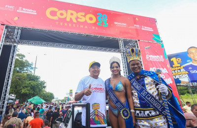 Ricardo Chaves agita Corso 2024 na Av. Raul Lopes em Teresina na tarde de sábado