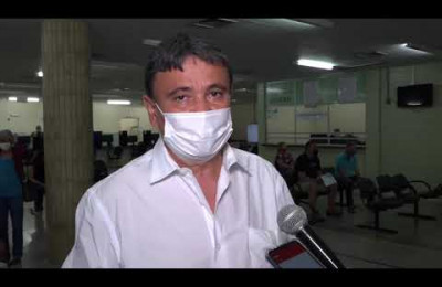 Governador Wellkington Dias toma a 1ª dose da vacina contra Covid-19