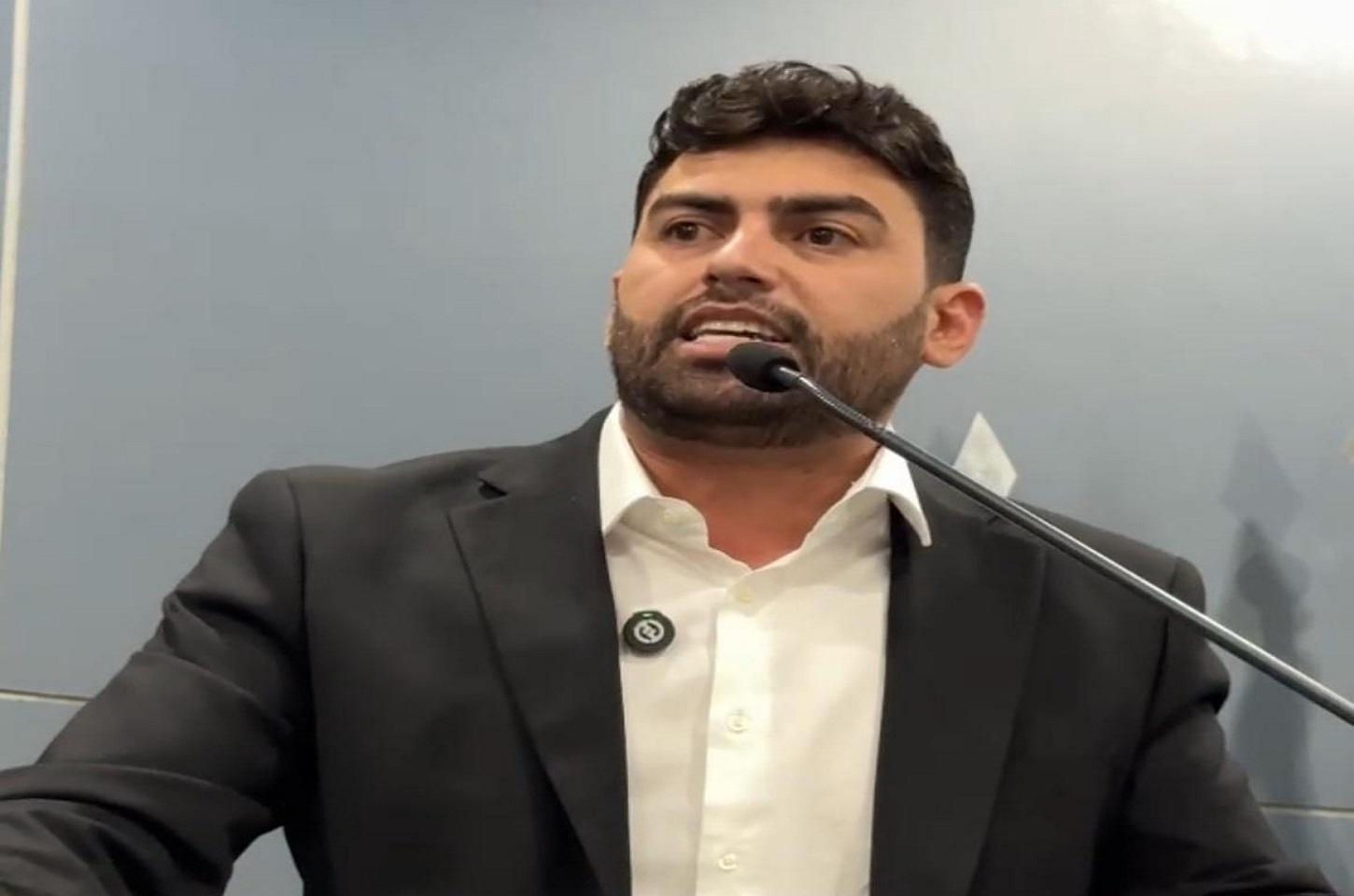 “O povo paga, mas não recebe”, critica vereador Draga Alana contra Águas de Teresina