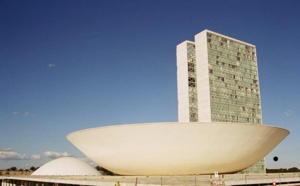 Deputados discutem Projeto de carga de trabalho semanal de no máximo 40 horas