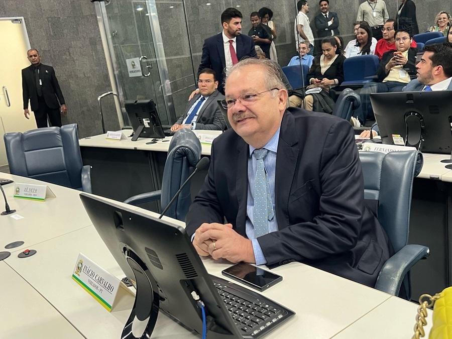 Vereador quer ampliar licença-paternidade e flexibilizar férias para servidores municipais