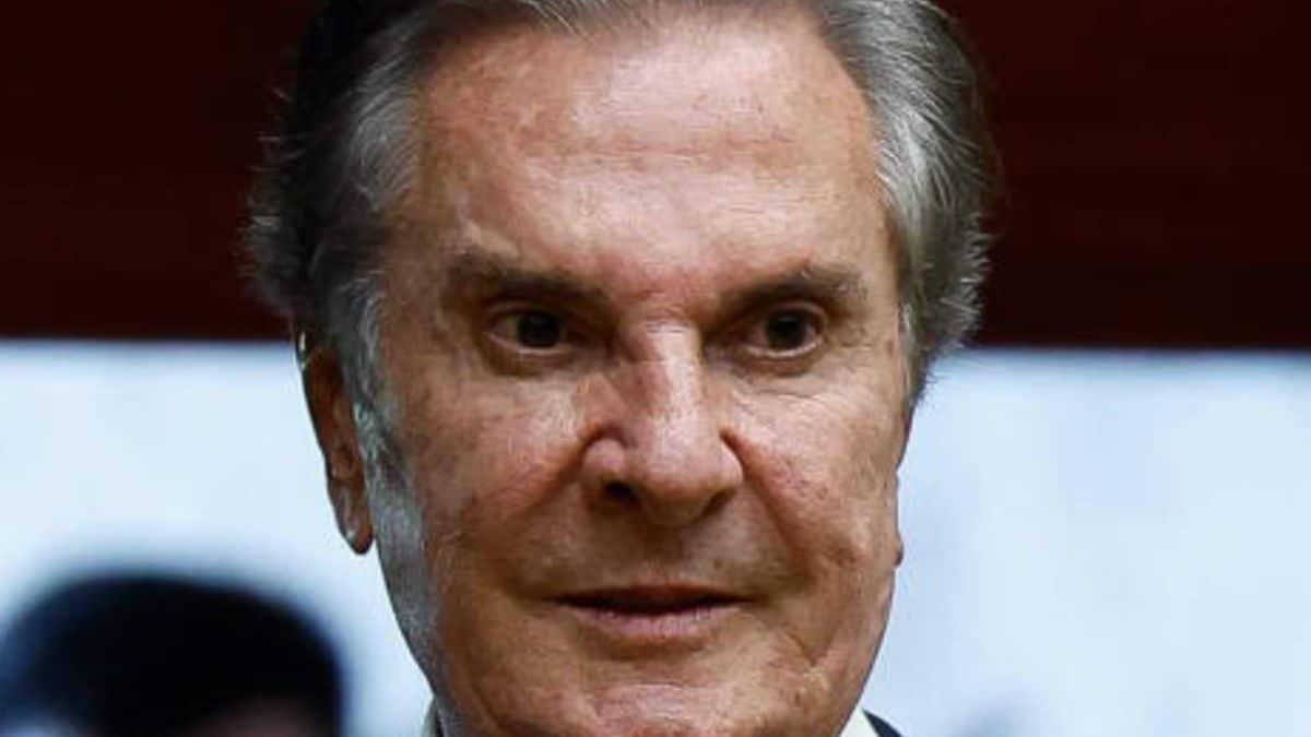 Collor é preso em Maceió para cumprir pena de 8 anos e 10 meses de prisão