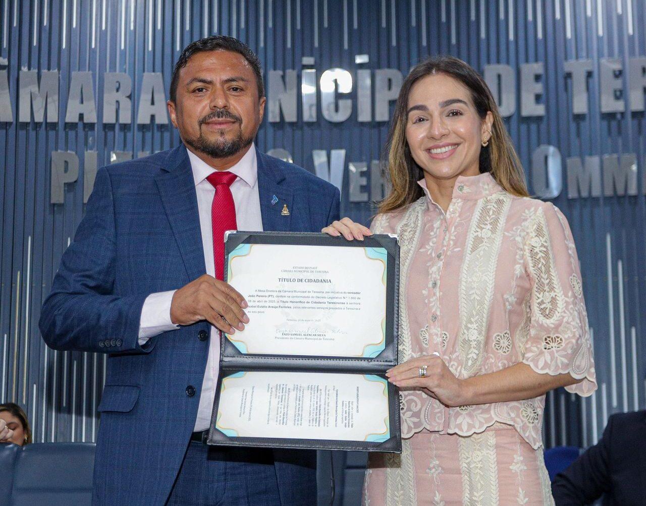 Câmara homenageia Pacto pelas Crianças do Piauí e entrega cidadania à primeira-dama Isabel Fonteles