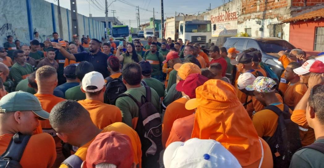 Garis anunciam paralisação e prefeitura nega débito com o Consórcio Recicle/Aurora