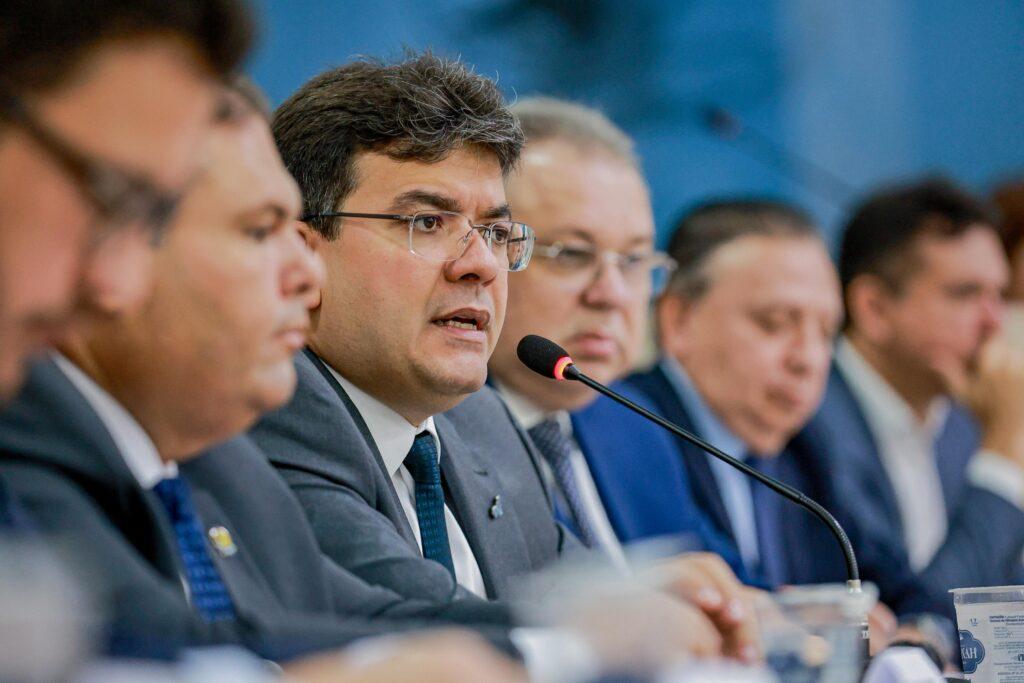 Governador defende descentralização dos tributos e fôlego fiscal para estados e municípios