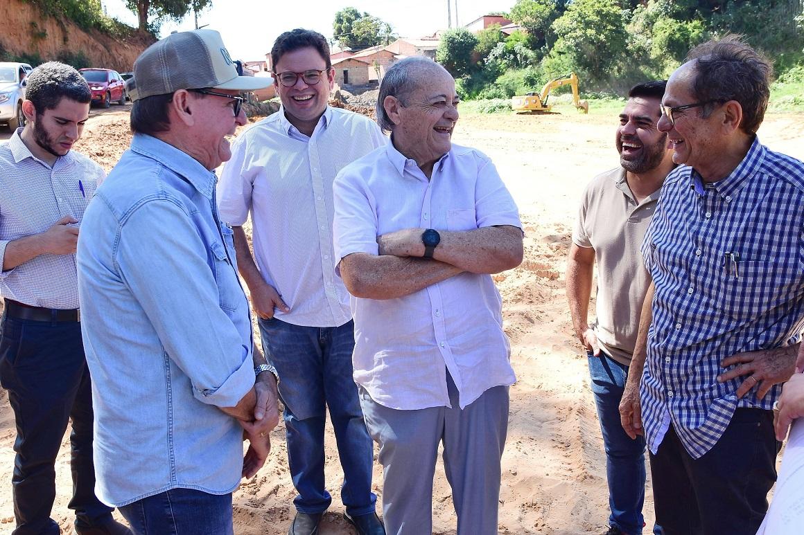Prefeito Silvio Mendes e vereadores vistoriam obras em andamento em Teresina