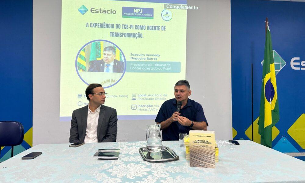 Presidente do TCE-PI lança livro na Faculdade Estácio sobre 