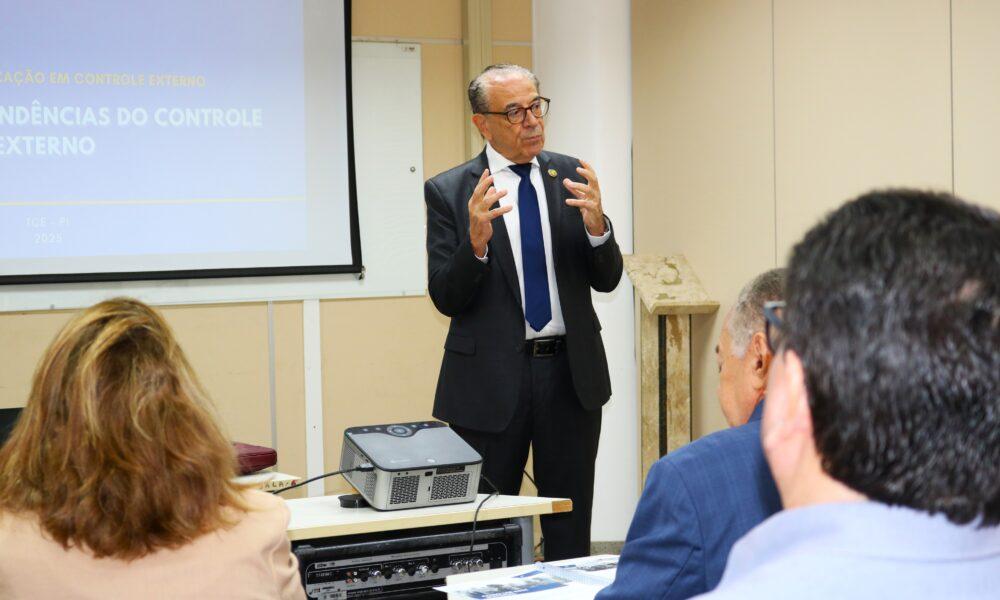 Tribunal de Contas promove curso Fronteiras e Tendências do Controle Externo no Brasil