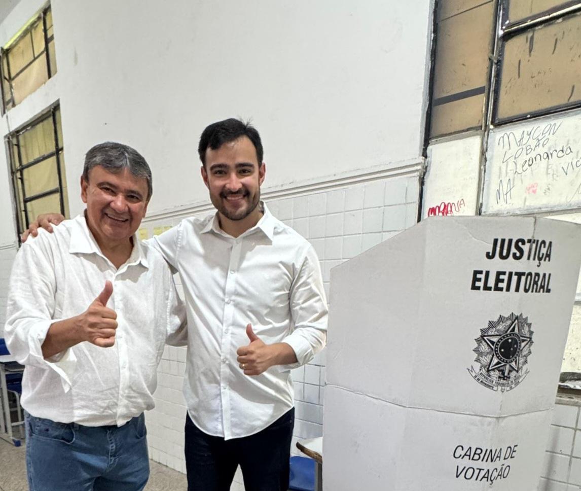 Acompanhado com o filho, ministro Wellington Dias participa de votação do PT