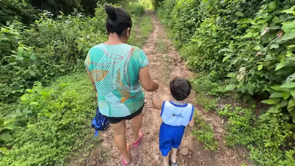 Felipe Sampaio propõe matrícula prioritária para aluno autista em escola próxima de casa