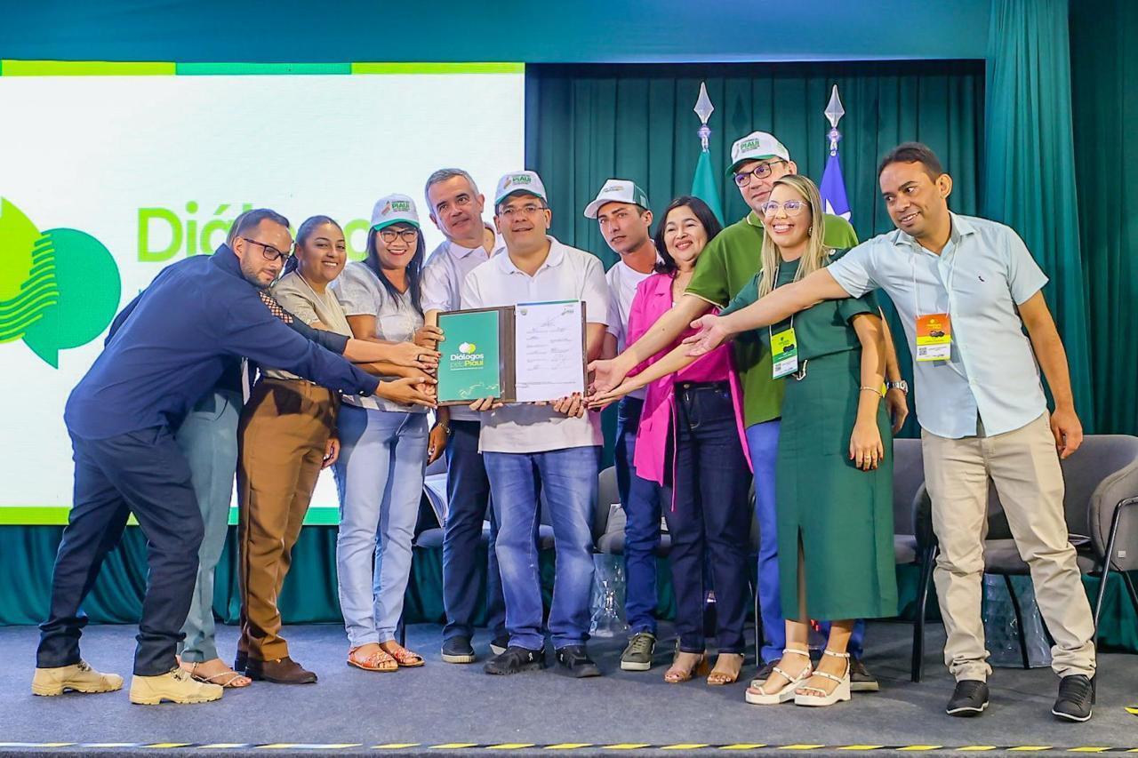 Governador recebe propostas da população no encerramento do Diálogos pelo Piauí em Paulistana