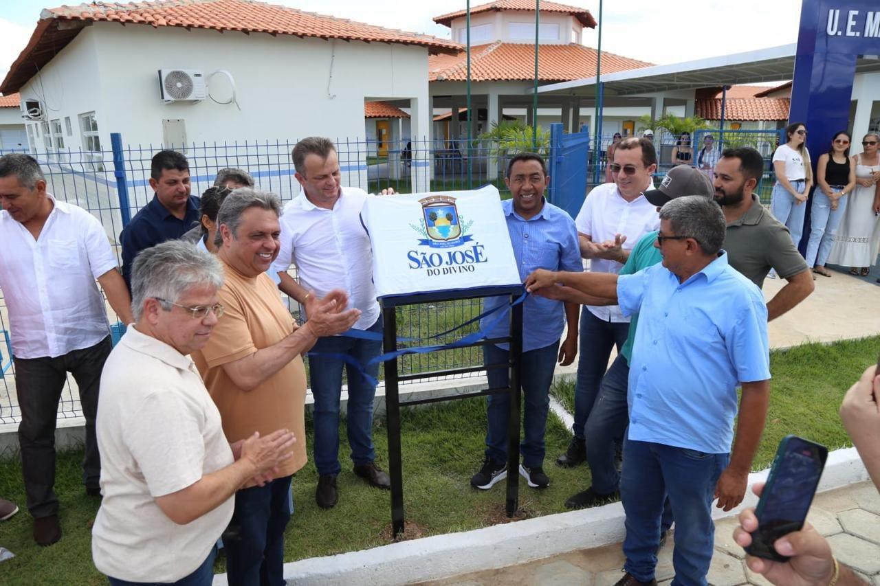 Joel Rodrigues e Júlio Arcoverde participam de inaugurações de obras em São José do Divino