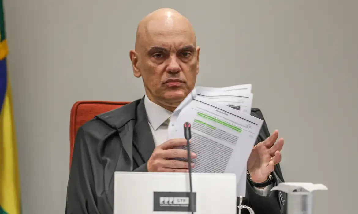 Ministro Alexandre de Moraes mantém prisão de 