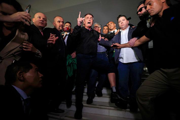 Ministro Alexandre de Moraes decide não prender Bolsonaro por descumprimento de medidas cautelares