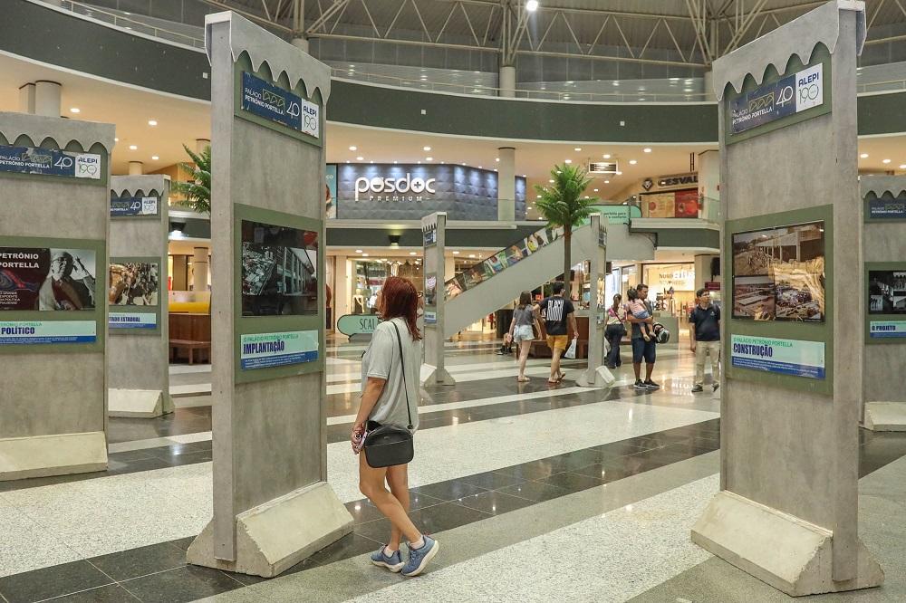Mostra sobre o Palácio Petrônio Portela segue exposta no Espaço do Shopping Riverside