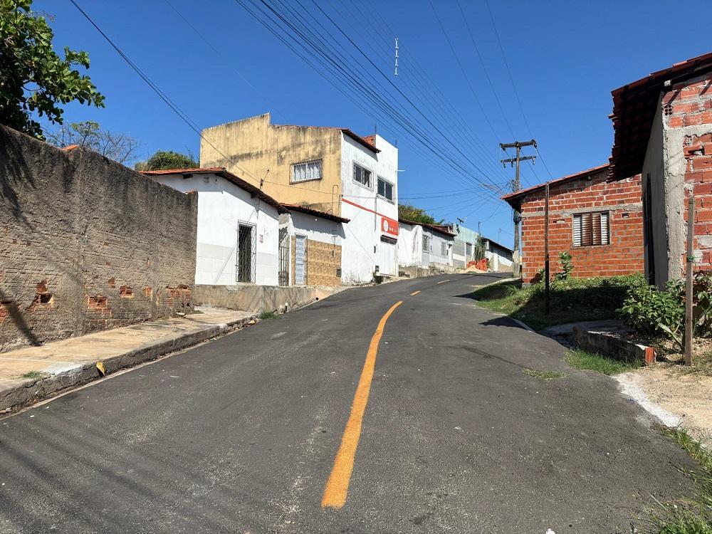 OPA leva asfalto e dignidade às comunidades do Conjunto Murilo Resende e Vila Ferroviária
